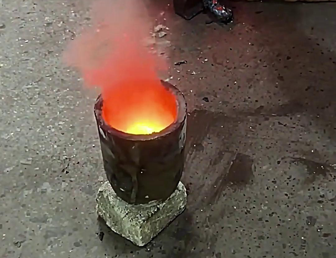 海拓中高頻感應加熱熔煉爐，小型金屬加工工廠的得力伙伴